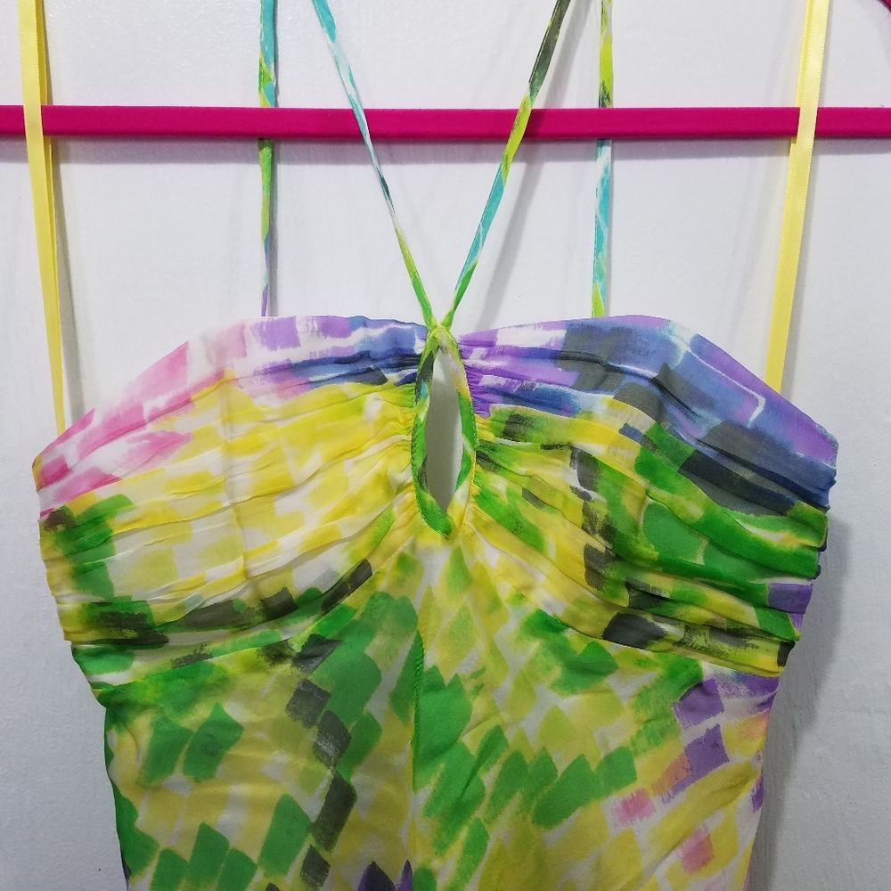 RAINBOW COLORED KEYHOLE TOP